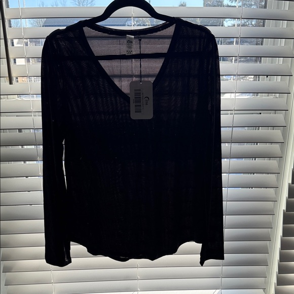 Zyia Active Tops - ZYIA Black Wanderer Long Sleeve T NWT